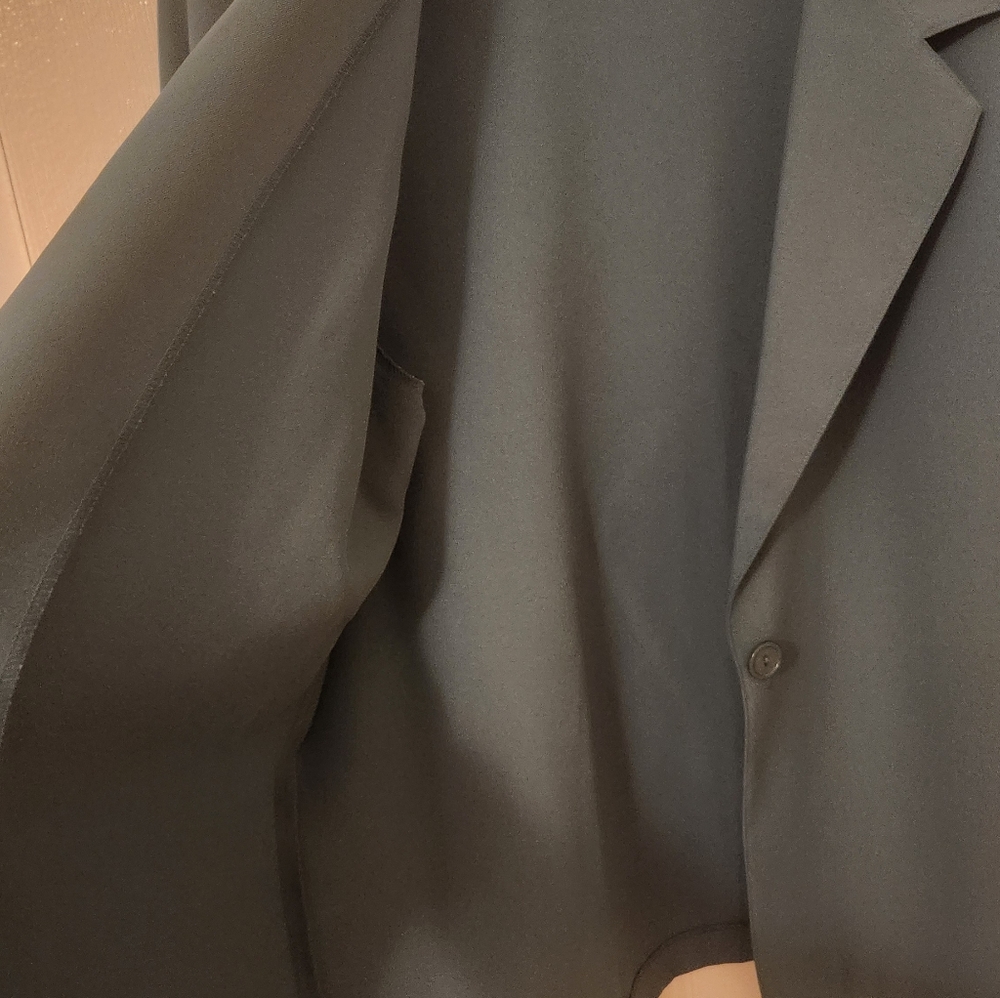 Chic Women's Mint Green Blazer. - Picture 4 of 6